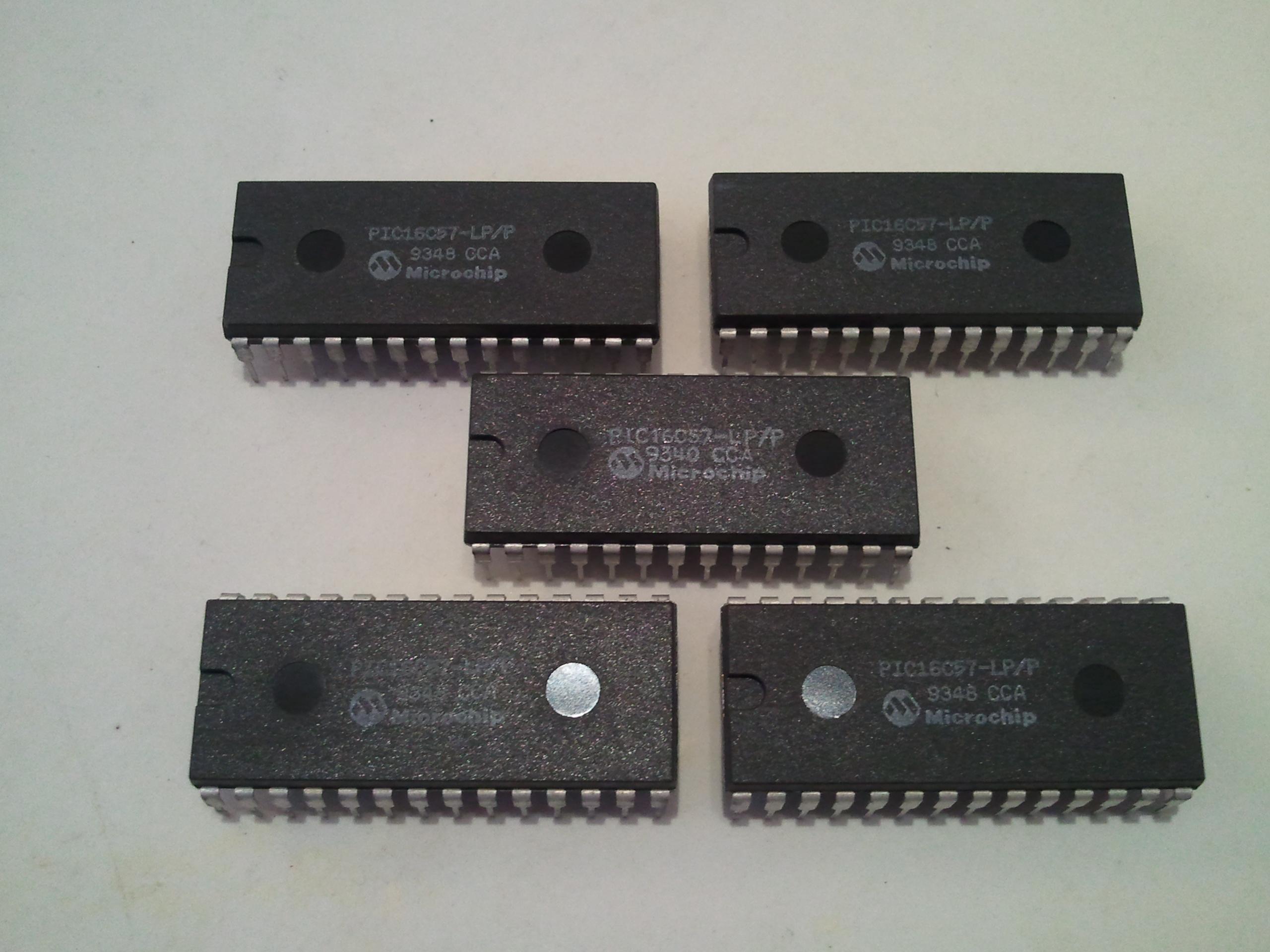 PIC16C57-LP